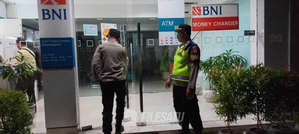 Prioritas Utama Menjaga Keamanan Wilayah Polsek Denbar Rutin Laksanakan Bluelight&nbsp;Patrol