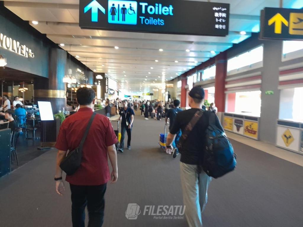 WNA Rusia Dideportasi Lantaran Kedapatan Overstay Saat Hendak Urus Izin&nbsp;Tinggal