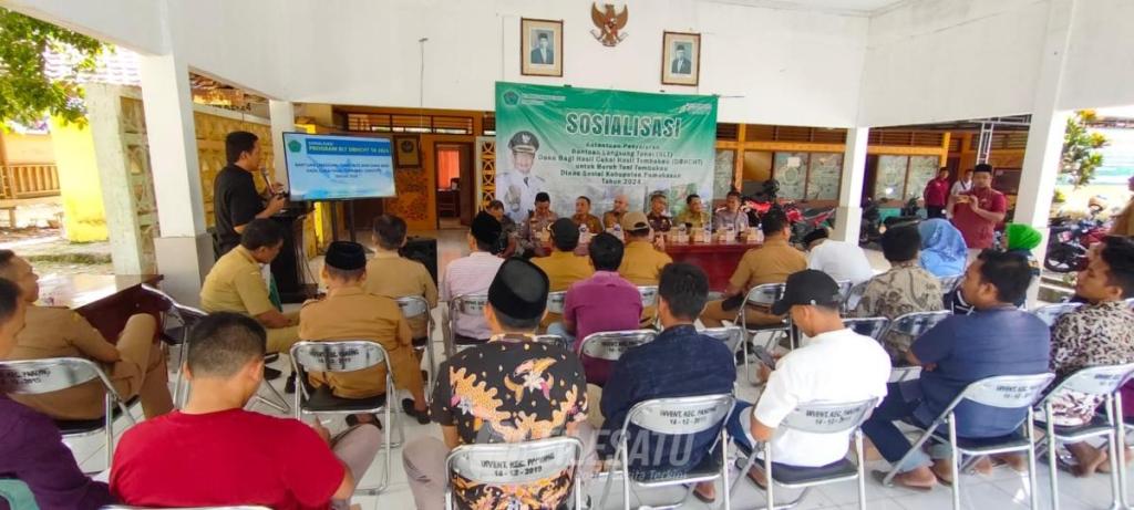 Peduli Buruh Petani Tembakau dan Buruh Pabrik Rokok Legal, Pemkab Pamekasan Salurkan BLT DBHCHT 