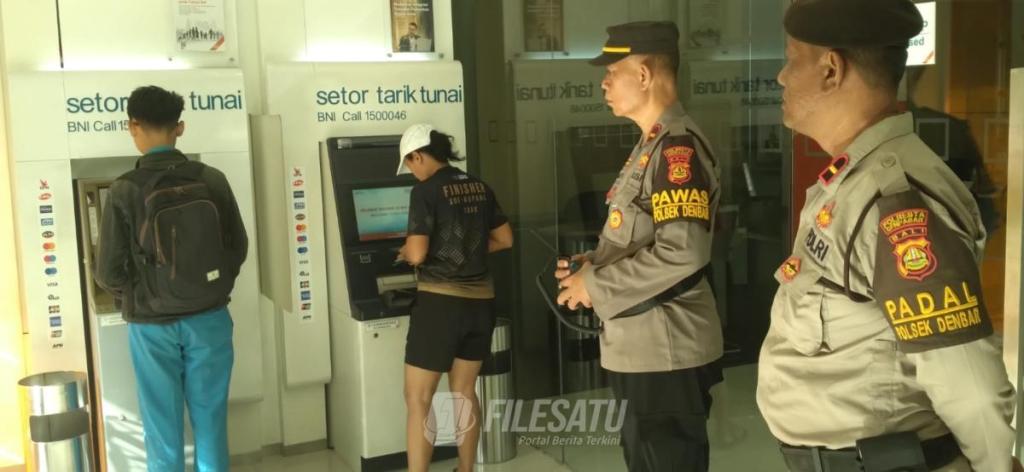Melalui Patroli KRYD Polsek Denbar Jaga Situasi Kamtibmas Beri Himbauan&nbsp;Warga
