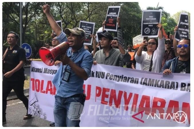 Dinilai Ancam Kebebasan Pers, Wartawan Bali Tolak RUU&nbsp;Penyiaran
