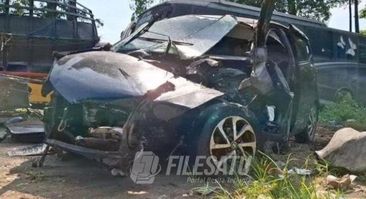 Diduga Sopir Ngantuk, kecelakaan tunggal Tol Cipularang KM 76 B.Tiga Tewas an Luka Parah