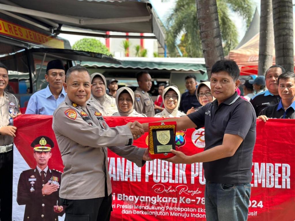 Sambut HUT Bhayangkara ke-78, Polres Jember Maksimalkan Pelayanan&nbsp;Keliling