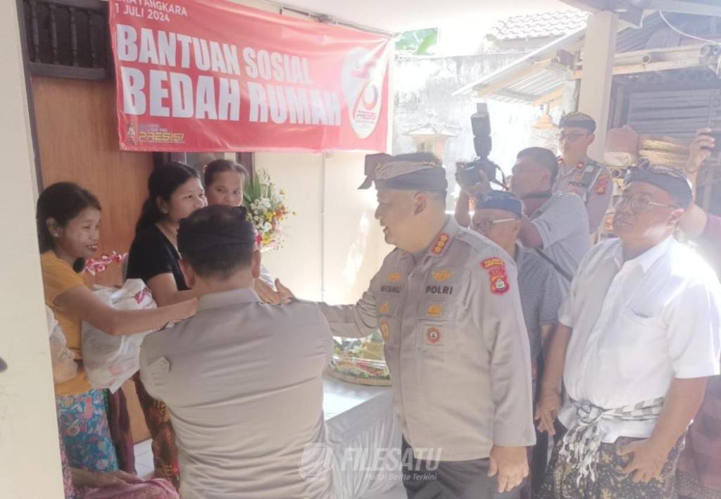 Kapolsek Denbar Dampingi Kapolresta Denpasar Peresmian Bedah Rumah Dalam Rangka Hari Bhayangkara Ke-78