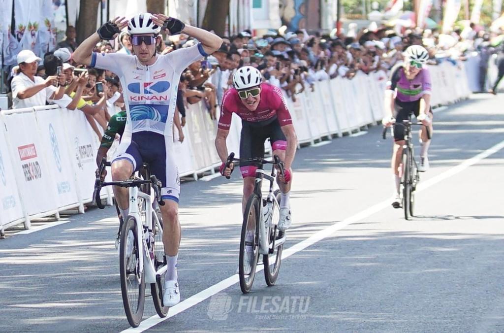 Etape Pertama Ajang TDBI 2024 Pembalap Australia Ryan Meraih Yellow Jersey