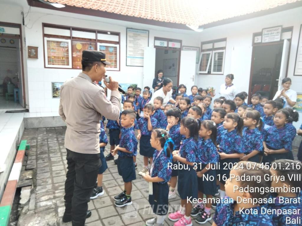 Program Polisi Sahabat Anak, Kanit Binmas Polsek Denbar Sambangi Sekolah Taman&nbsp;Kanak-kanak