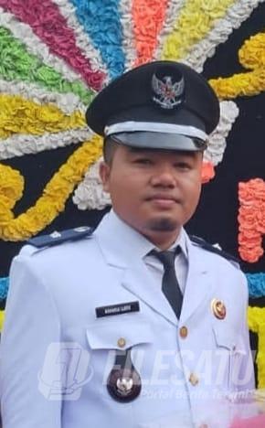 Kepala desa Pastap Julu Bahagia Lubis Ajak Warga Pasang Bendera dan Kirim Doa 