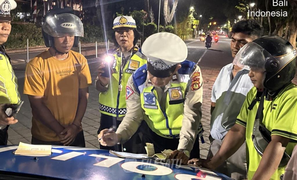 Terjaring Belasan Kendaraan Roda dua Polsek Denbar Amankan Tiga Pria Bawa&nbsp;Sajam