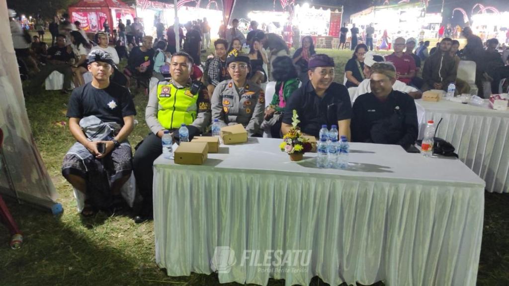 Pastikan Kegiatan Berjalan aman Kapolsek Denbar Pantau Langsung Pengamanan Masikian Fest&nbsp;2024