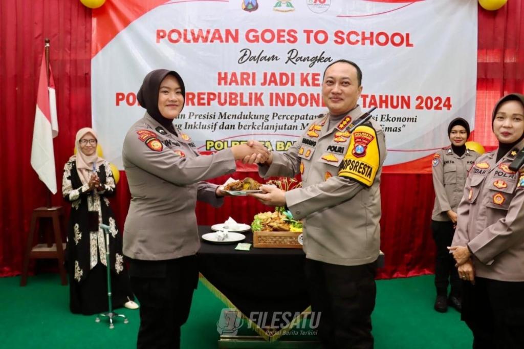 Polwan Goes To School Tasyakuran di SLB Kapolresta Banyuwangi Atensi Soal Perundungan