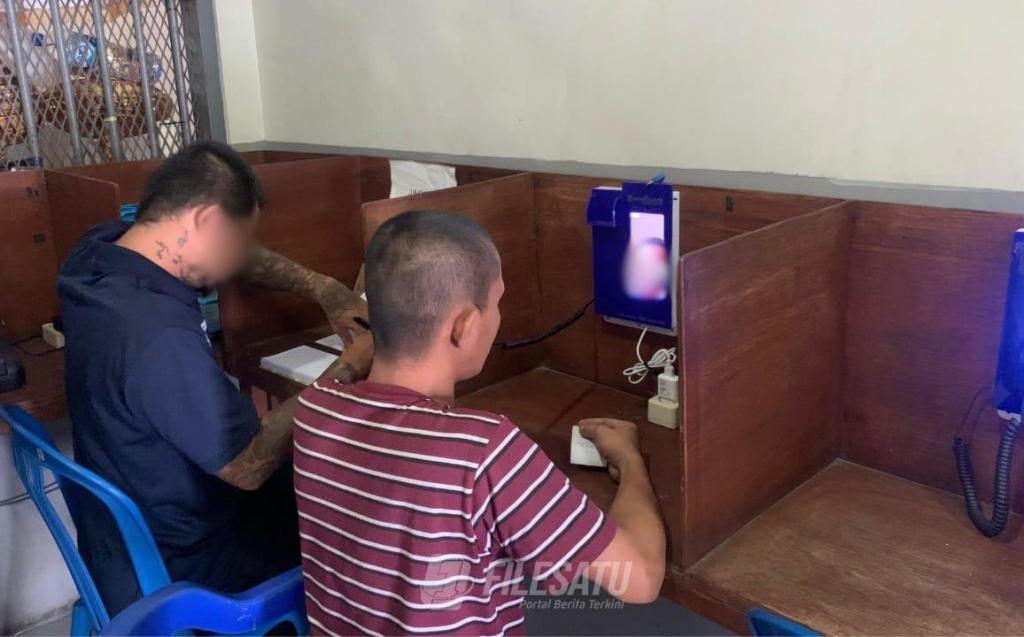 Warung Telekomunikasi Lapas Kerobokan&nbsp;Booming