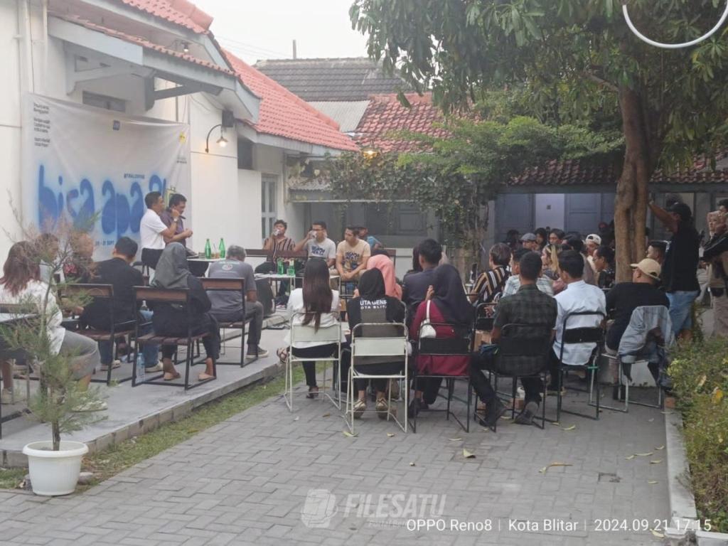 Talk Show “BISA APA” Tibal Cafe, Bambang-Bayu Berbagi Visi Misi  Generasi Muda Kota&nbsp;Blitar